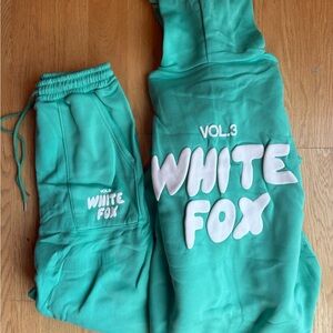 Women’s Green Jogger Set